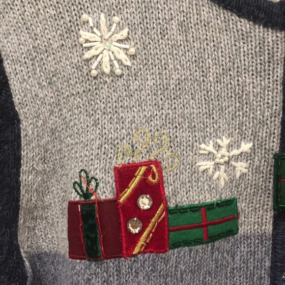 Tiara International Christmas Collection sweater - Picture 3 of 9